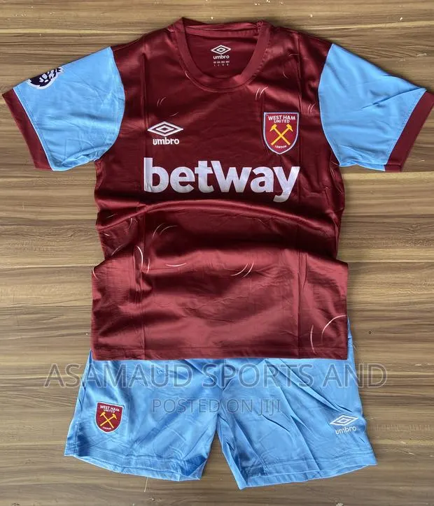Team Set of Jerseys 18 Pieces Available · Photo 1