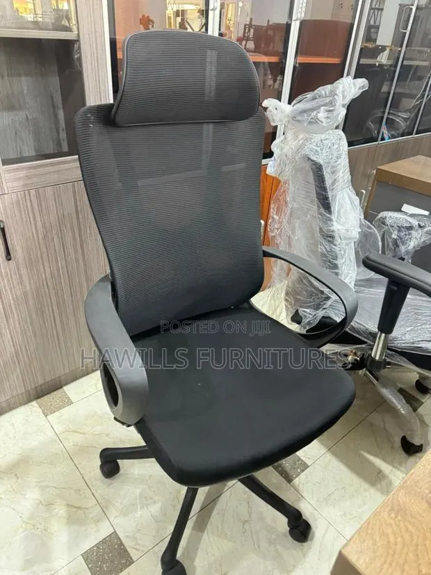 Executive Swivel Chair · Photo 1