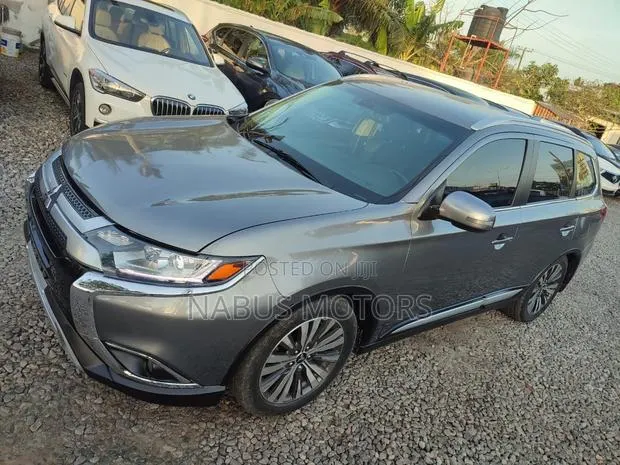 Mitsubishi Outlander SEL AWC 2019 Gray