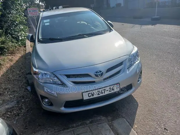 Toyota Corolla 2013 Silver · Photo 1