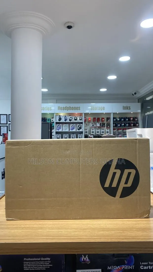 New Laptop HP 15S 8GB Intel Core i5 SSD 512GB · Photo 1