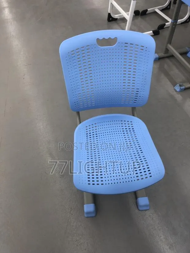 Table and Chair · Photo 2