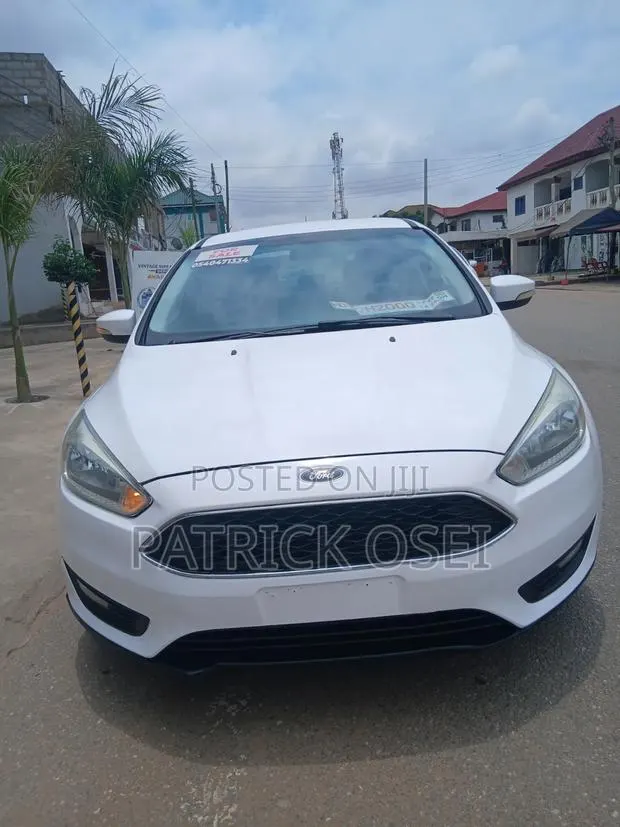 Ford Focus 2016 White · Photo 1