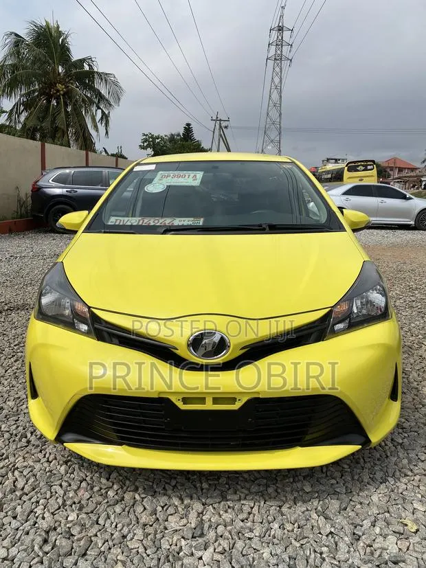 Toyota Vitz 1.3 AWD 5dr 2016 Yellow · Photo 1