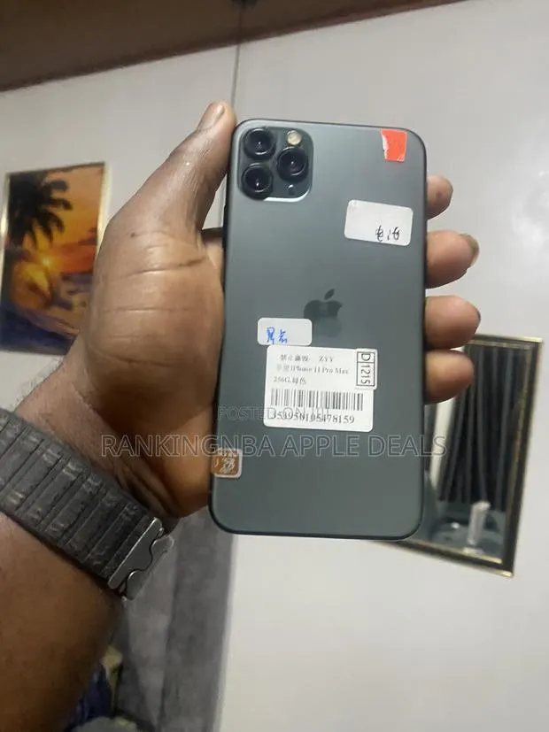 Apple iPhone 11 Pro Max 512 GB Gray · Photo 1