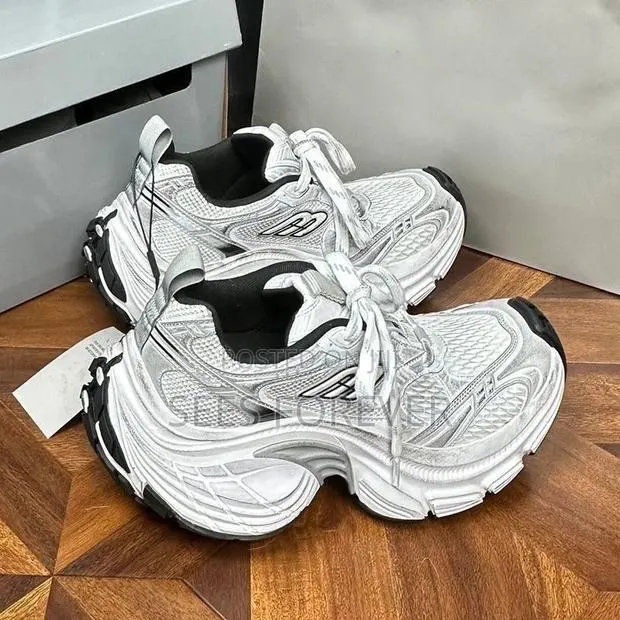 Balenciaga 10XL Super Chunky Sneaker (White / Silver) · Photo 1