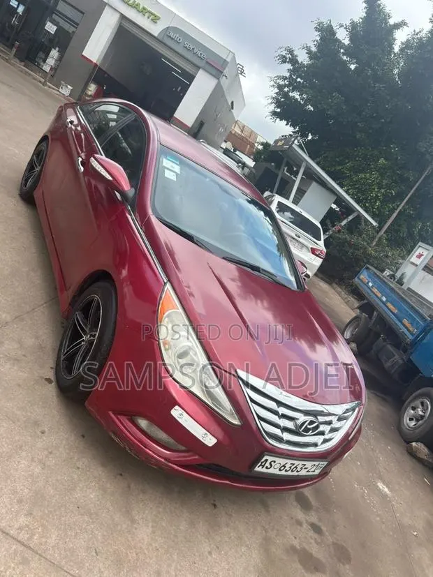 Hyundai Sonata 2012 Red · Photo 1
