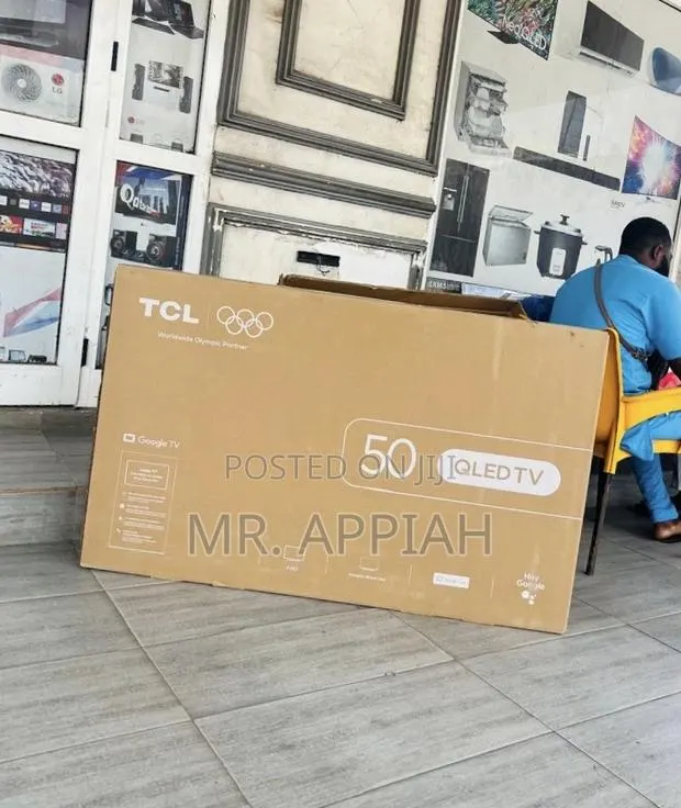 Slim TCL 50 Qled Smart Satellite Android FHD TV(2024 Model). · Photo 1