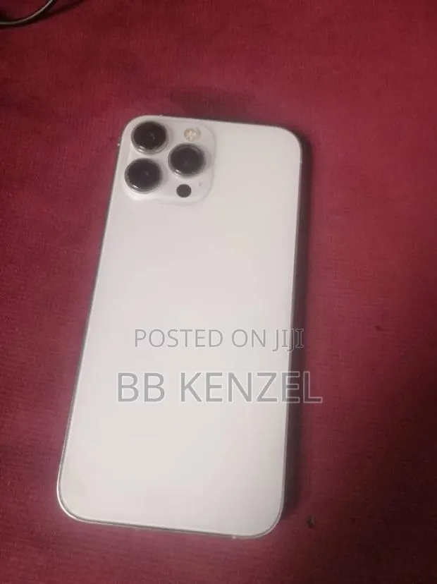 Apple iPhone 13 Pro Max 128 GB White · Photo 1
