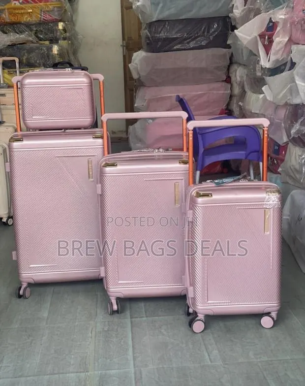 Premium Quality Ak 4set Wide Handle Unbreakable Traveling Bag. · Photo 1