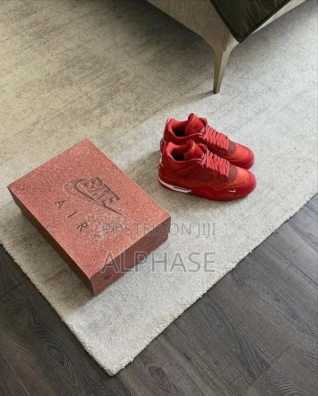 Nike Air Jordan 4 Retro SP · Photo 1