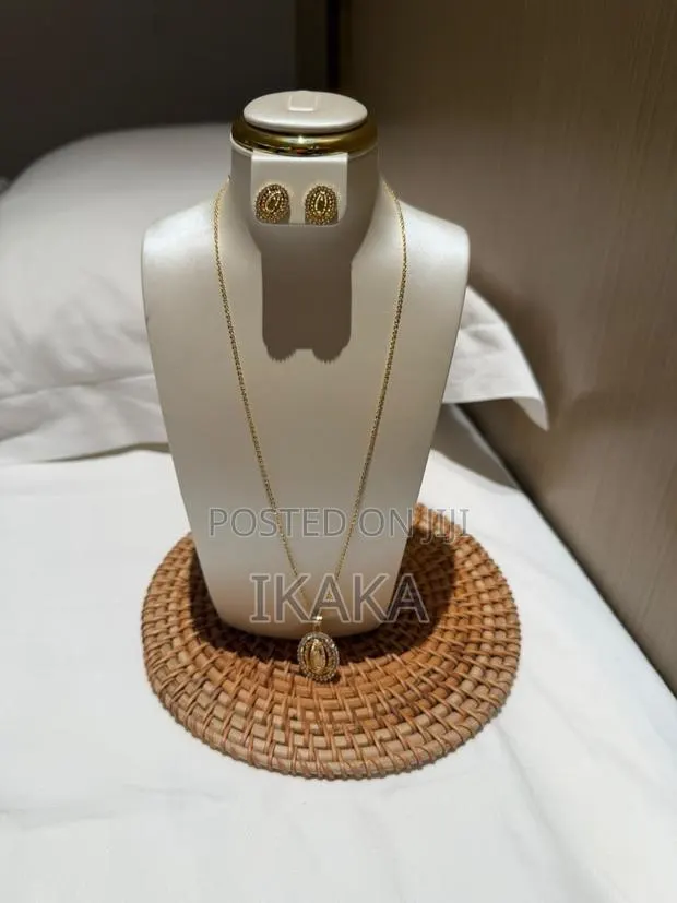Women Jewelries · Photo 1