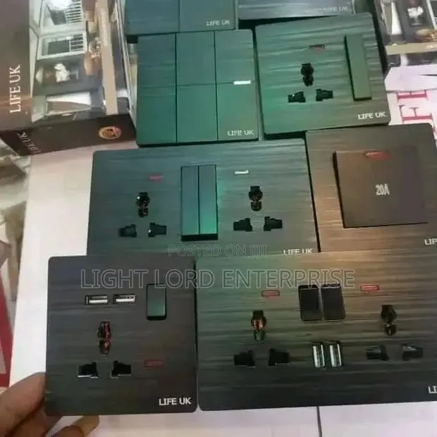 Zz- Vanta Black Socket and Switch · Photo 1