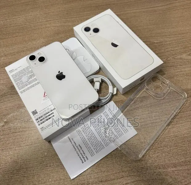 New Apple iPhone 13 256 GB White · Photo 1