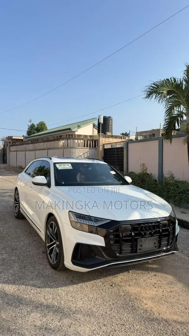 Audi RS Q8 Base 2023 White · Photo 1