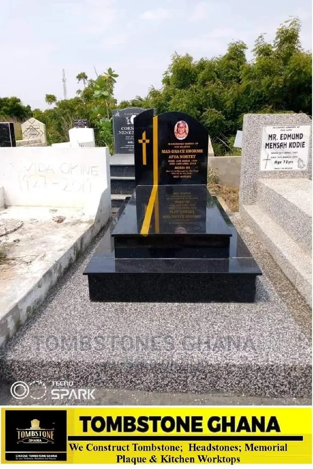 Tombstone With Gold Line · Photo 1