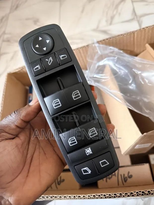 ML W164 Power Window Switch · Photo 1