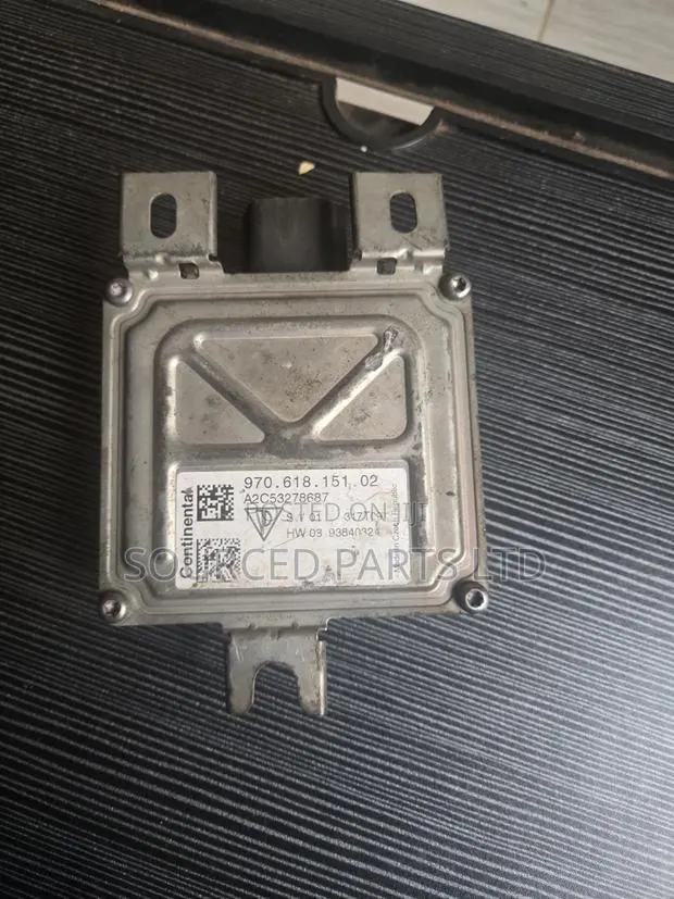 2010-16 Porsche Panamera Fuel Pump Control Module · Photo 1