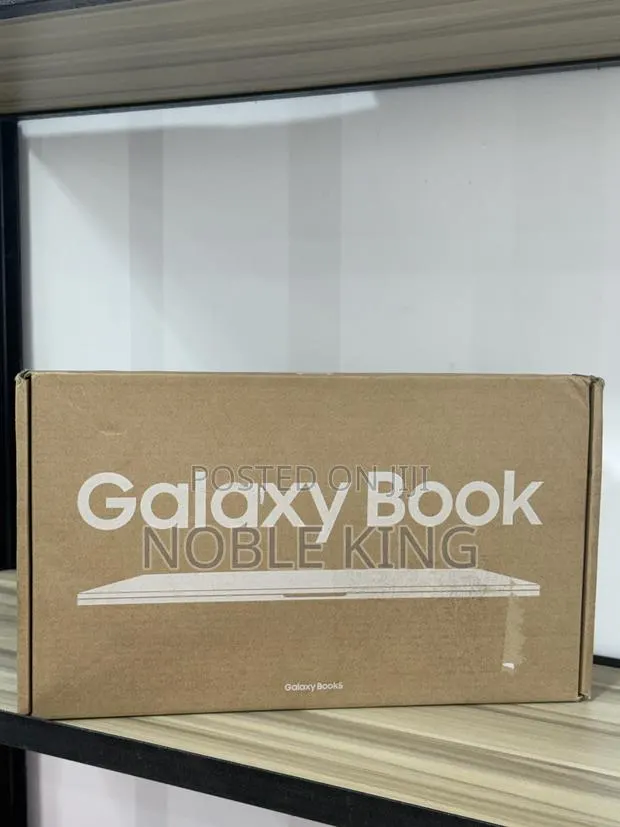 New Laptop Samsung Galaxy Book5 Pro 16GB Intel Core Ultra 7 SSD 512GB · Photo 1