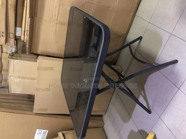 Tempered Glass Table · Photo 1