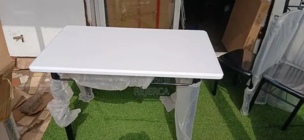 Affordable Dinning Table · Photo 1