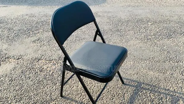 Plastic Chairs · Photo 1