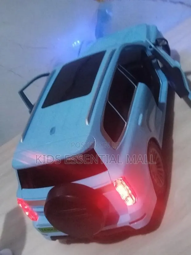 Remote Control Toy Electric SUV Car Set · Photo 4
