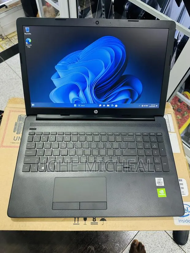 New Laptop HP 15 16GB Intel Core i7 SSD 256GB · Photo 1