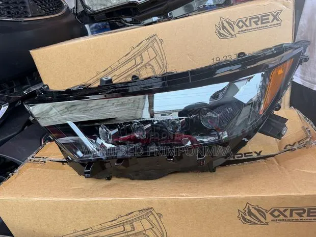 Toyota Rav4 2022,2023,2024 Head Light · Photo 1
