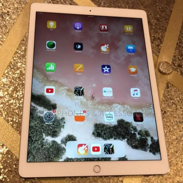 Apple iPad 9.7 64 GB Silver · Photo 1