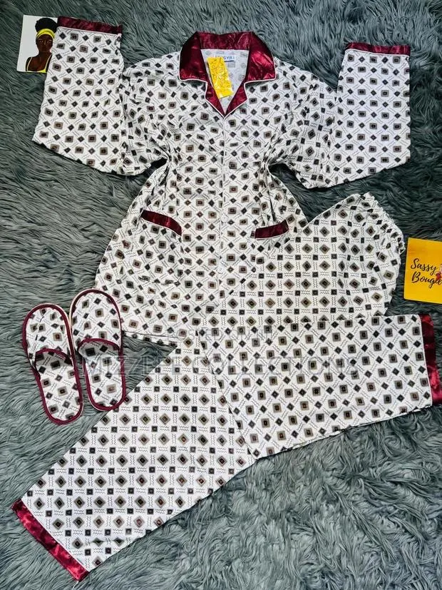 Pyjamas for Men and Women · Photo 1