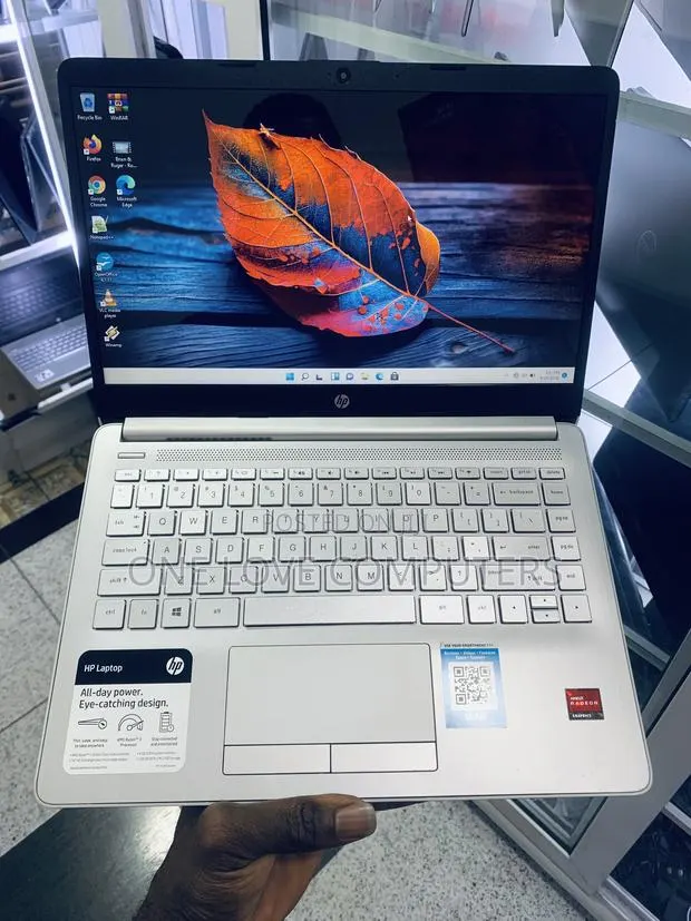 Laptop HP 14S 8GB AMD Ryzen 3 SSD 256GB · Photo 1