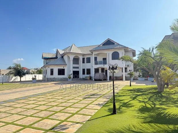 Furnished 5bdrm House in Community 25 for sale · Photo 1