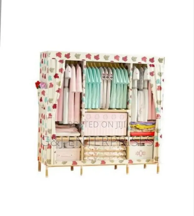 Wardrobe Wooden · Photo 1
