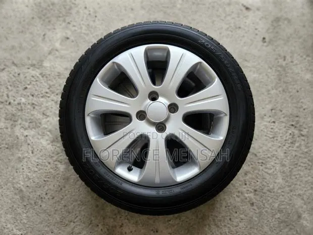 Clean 205/55r15 Home Used Car Tyre With Alloy Rim, Negotiable · Photo 1