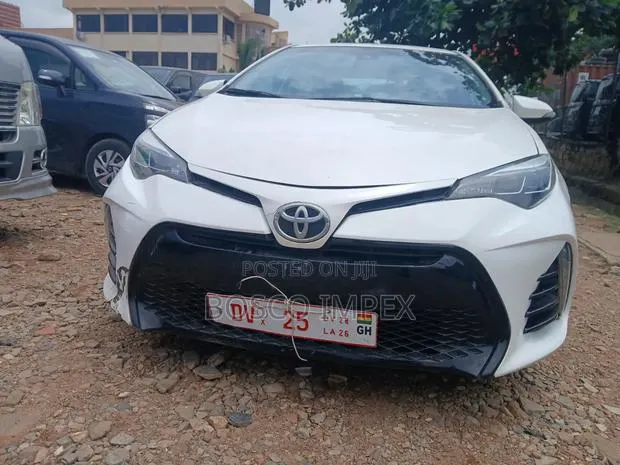 Toyota Corolla 2019 White · Photo 1