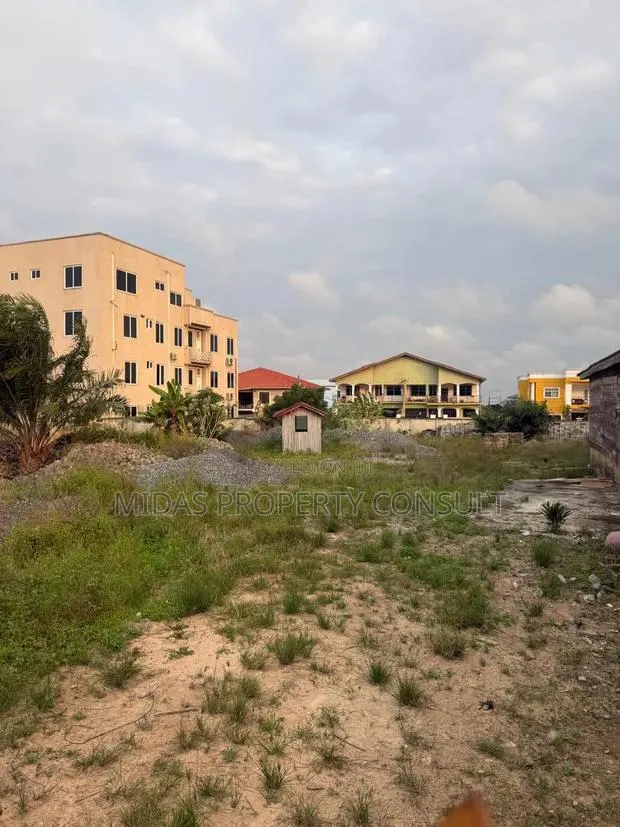 5 Plots for Sale at East Airport · Photo 1