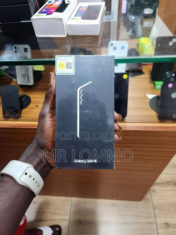 New Samsung Galaxy S25 FE 256 GB Black · Photo 1