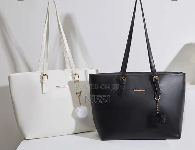 Leather Tote Bag · Photo 1