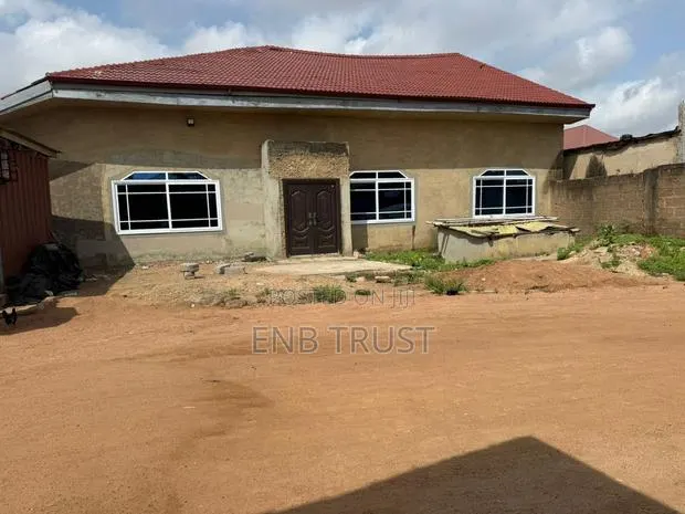 100 Capacity Church Space for Sale at Ablekuma · Photo 1