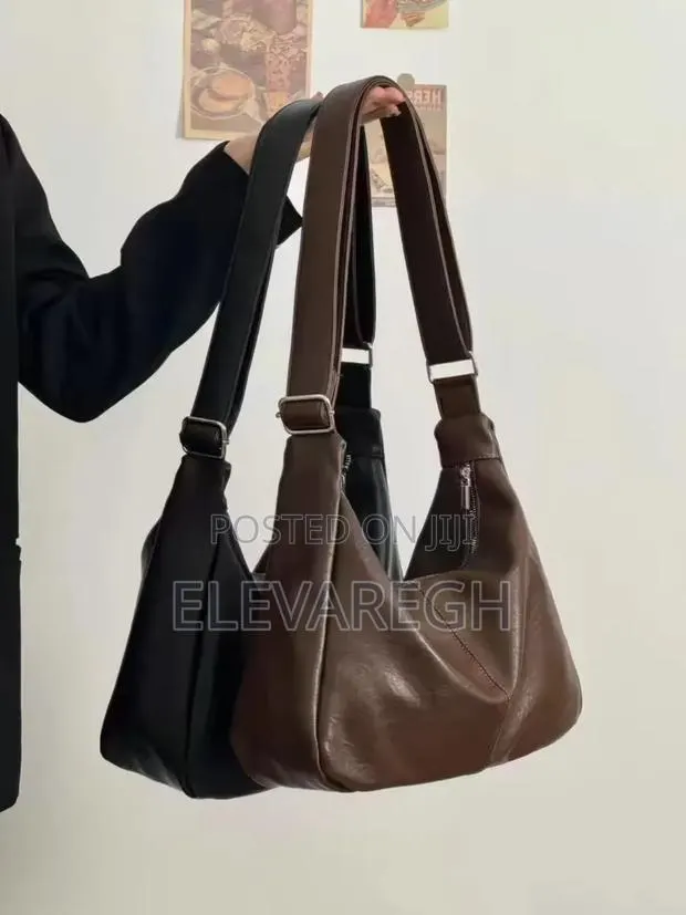 Women's Shoulder Bag · Photo 1