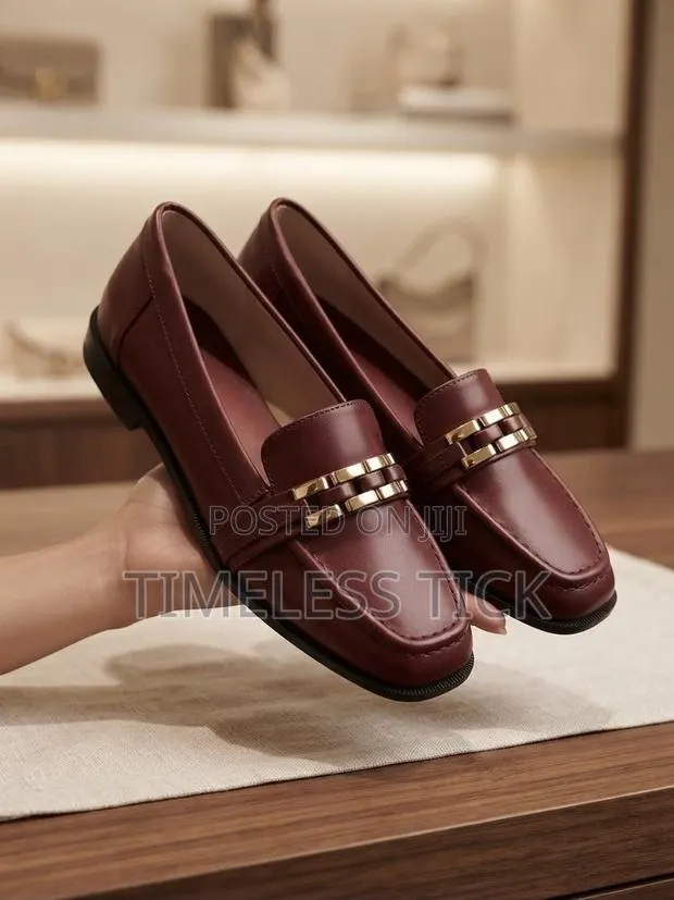 Ladies Shoe · Photo 1