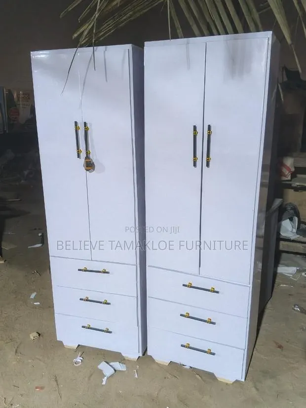 Students Single Wardrobe · Photo 1