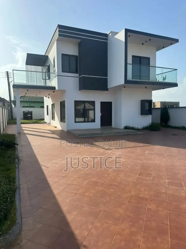 4bdrm House in C25 Tema, Community 25 for sale · Photo 1