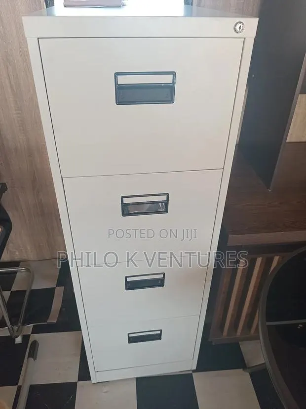Metal Cabinet With 4 Safe · Photo 1