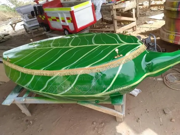 Leaf Shaped Casket · Photo 1