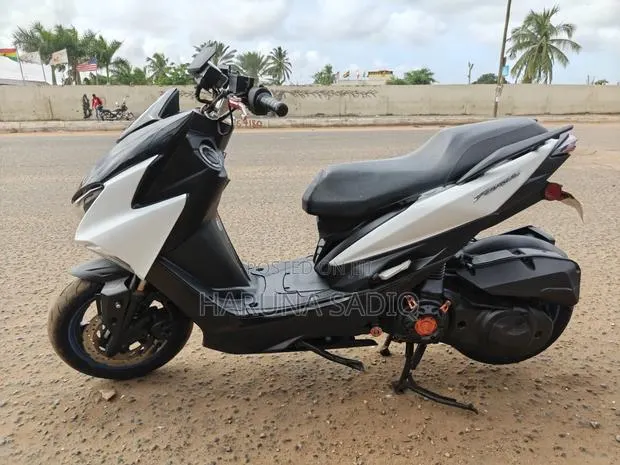Yamaha Crux 2013 White · Photo 1