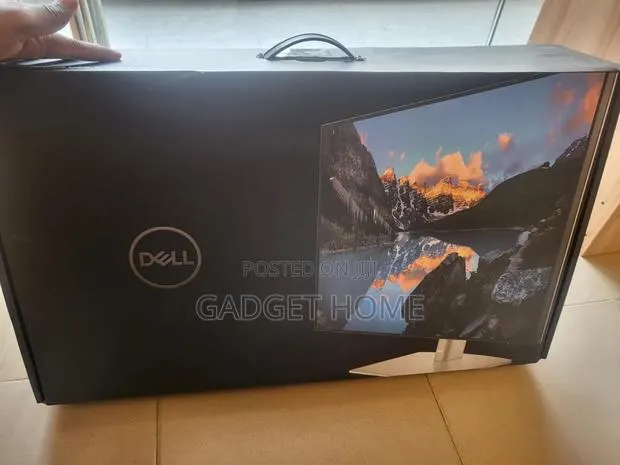 Dell Monitor Ultrasharp 24 Inches With Type C · Photo 1