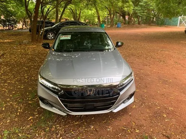 Honda Accord 2022 Silver · Photo 1