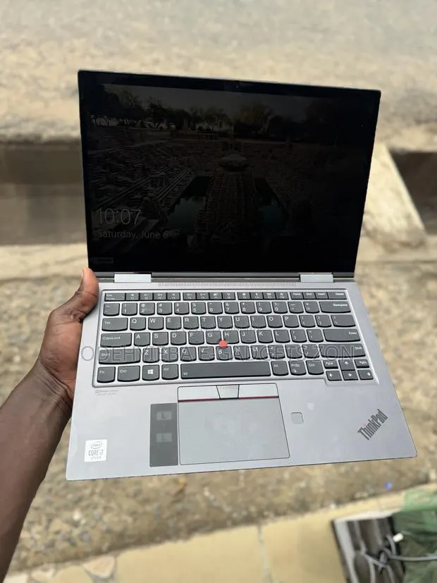 Laptop Lenovo ThinkPad X1 Yoga 16GB Intel Core i7 SSD 512GB · Photo 1